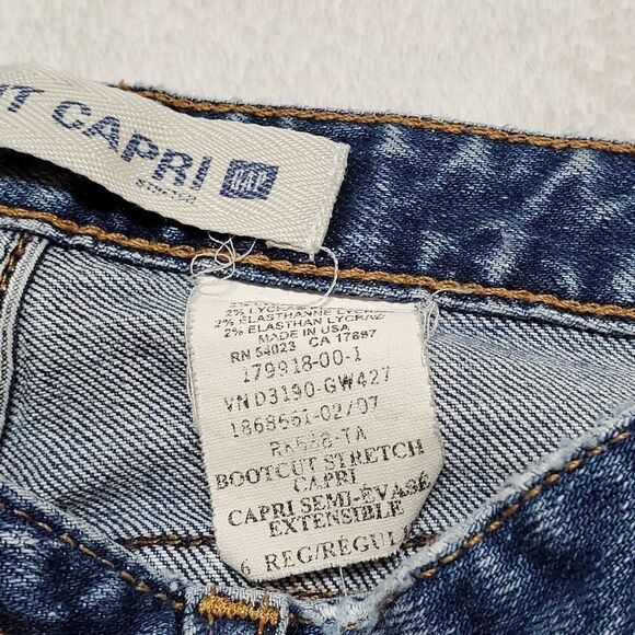 VINTAGE 1990s GAP Boot Cut Capri Jeans Mid Rise Mid Wash Cropped USA Made 6 Reg - Picture 11 of 11